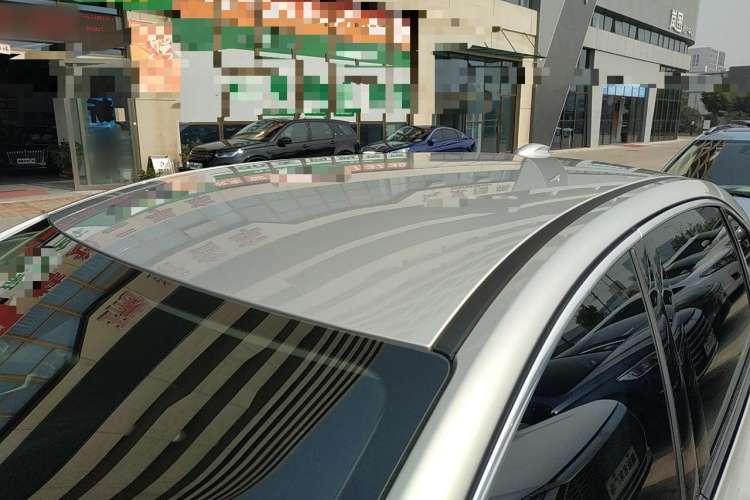 Used Hongqi E-QM5 2022 431 km Charge & Enjoy Edition Roof