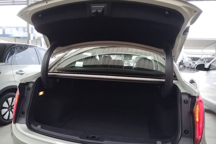 Used Hongqi E-QM5 2022 431 km Charge & Enjoy Edition Trunk