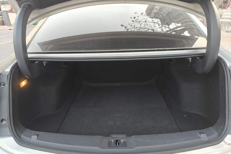 Used Hongqi E-QM5 2022 431 km Charge & Enjoy Edition Trunk