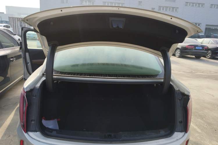 Used Hongqi E-QM5 2022 431 km Charge & Enjoy Edition Trunk
