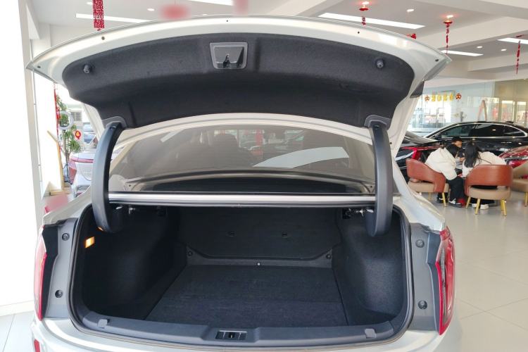 Used Hongqi E-QM5 2022 431 km Charge & Enjoy Edition Trunk
