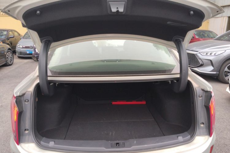 Used Hongqi E-QM5 2022 431 km Charge & Enjoy Edition Trunk