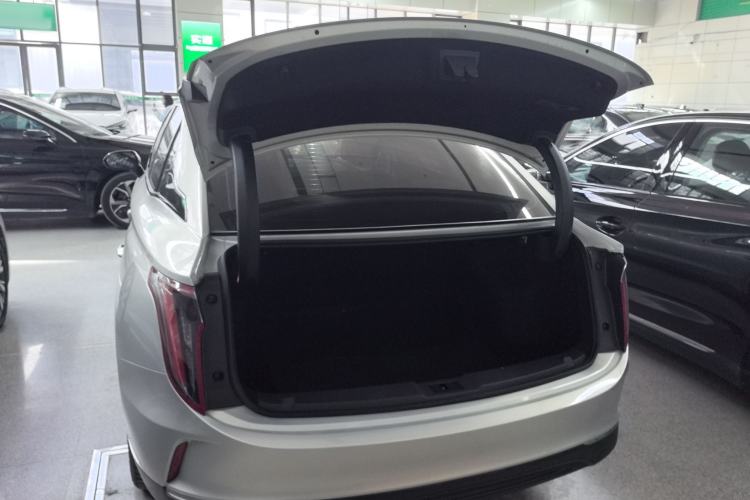 Used Hongqi E-QM5 2022 431 km Charge & Enjoy Edition Trunk