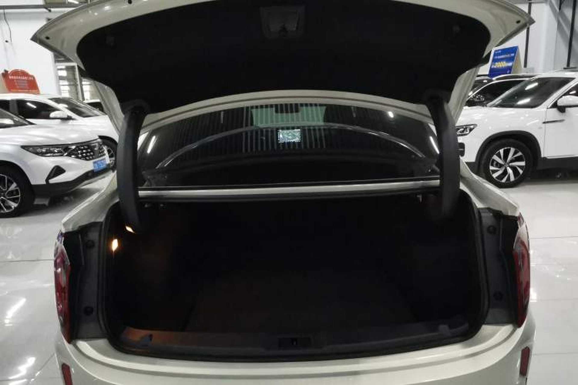 Used Hongqi E-QM5 2022 431 km Charge & Enjoy Edition Trunk