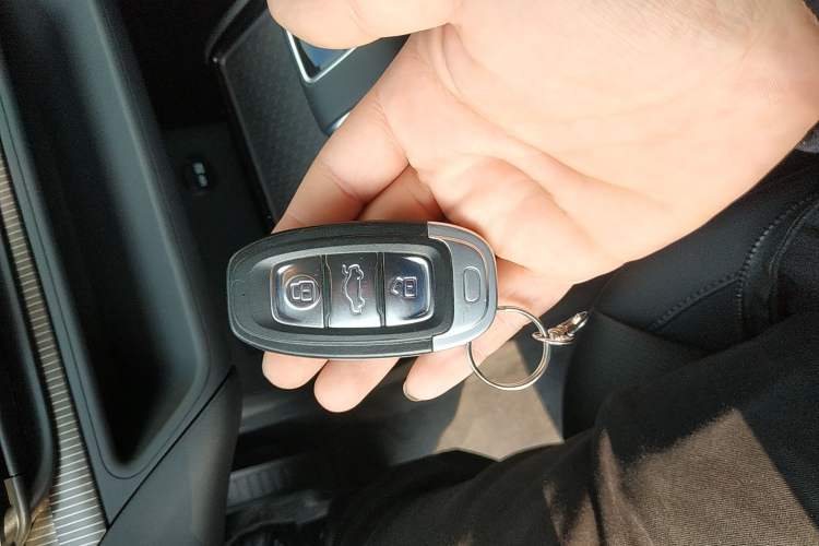 Used Hongqi E-QM5 2022 431 km Charge & Enjoy Edition Vehicle Key