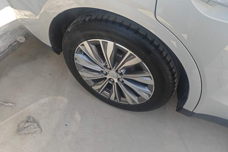 Used Hongqi E-QM5 2022 431 km Charge & Enjoy Edition Exterior 5