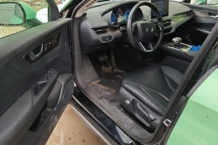 Used Hongqi E-QM5 2022 431 km Charge & Enjoy Edition Driver Seat