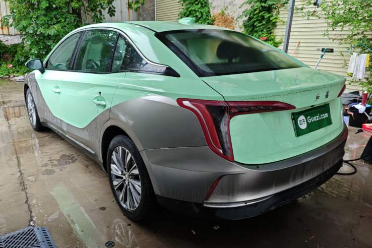 Used Hongqi E-QM5 2022 431 km Charge & Enjoy Edition Exterior 2