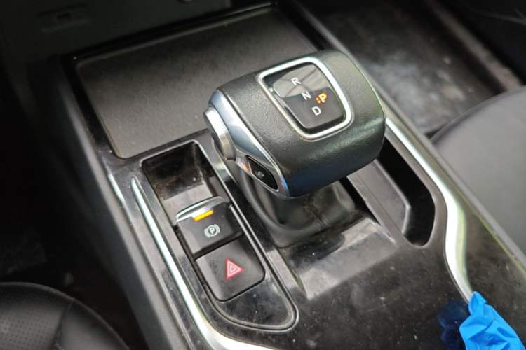 Used Hongqi E-QM5 2022 431 km Charge & Enjoy Edition Gear Lever