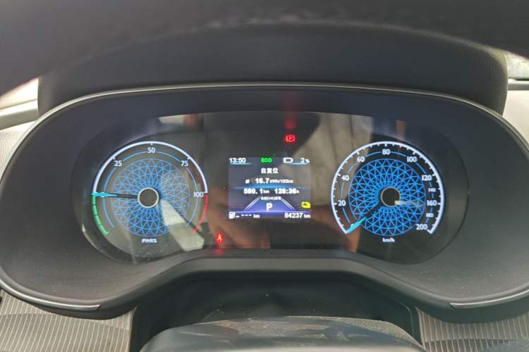 Used Hongqi E-QM5 2022 431 km Charge & Enjoy Edition Instrument Cluster
