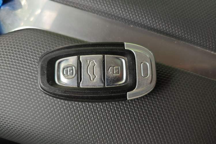 Used Hongqi E-QM5 2022 431 km Charge & Enjoy Edition Interior 1