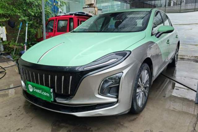 Used Hongqi E-QM5 2022 431 km Charge & Enjoy Edition