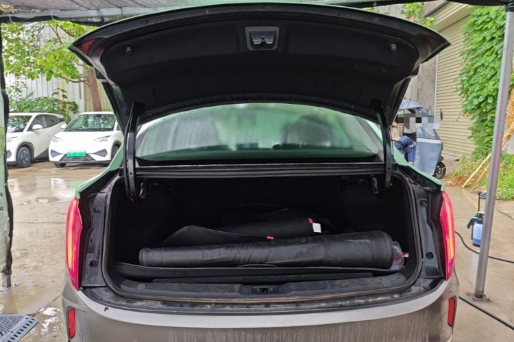 Used Hongqi E-QM5 2022 431 km Charge & Enjoy Edition Trunk