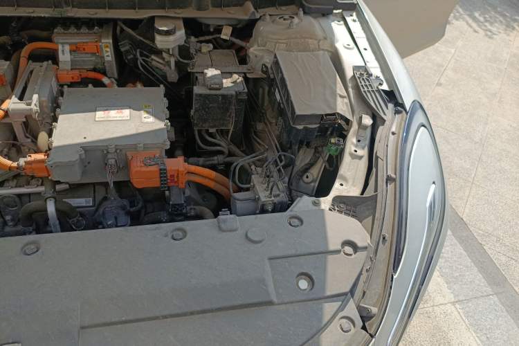 Used Hongqi E-QM5 2022 431 km Charge & Enjoy Edition Engine Bay Left