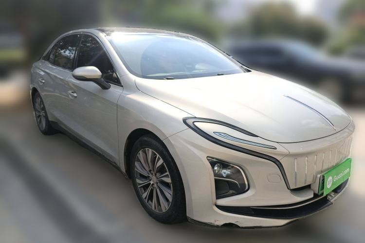 Used Hongqi E-QM5 2022 431 km Charge & Enjoy Edition Front Right 45 Deg