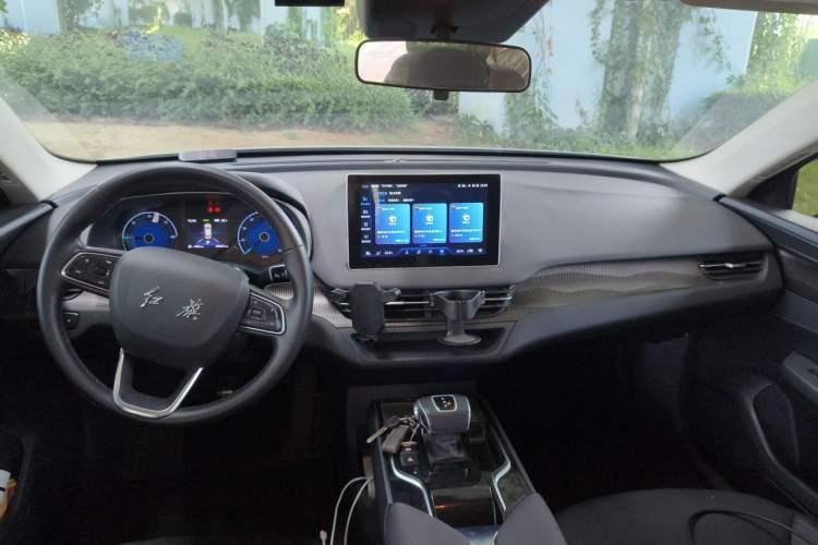 Used Hongqi E-QM5 2022 431 km Charge & Enjoy Edition Center Console