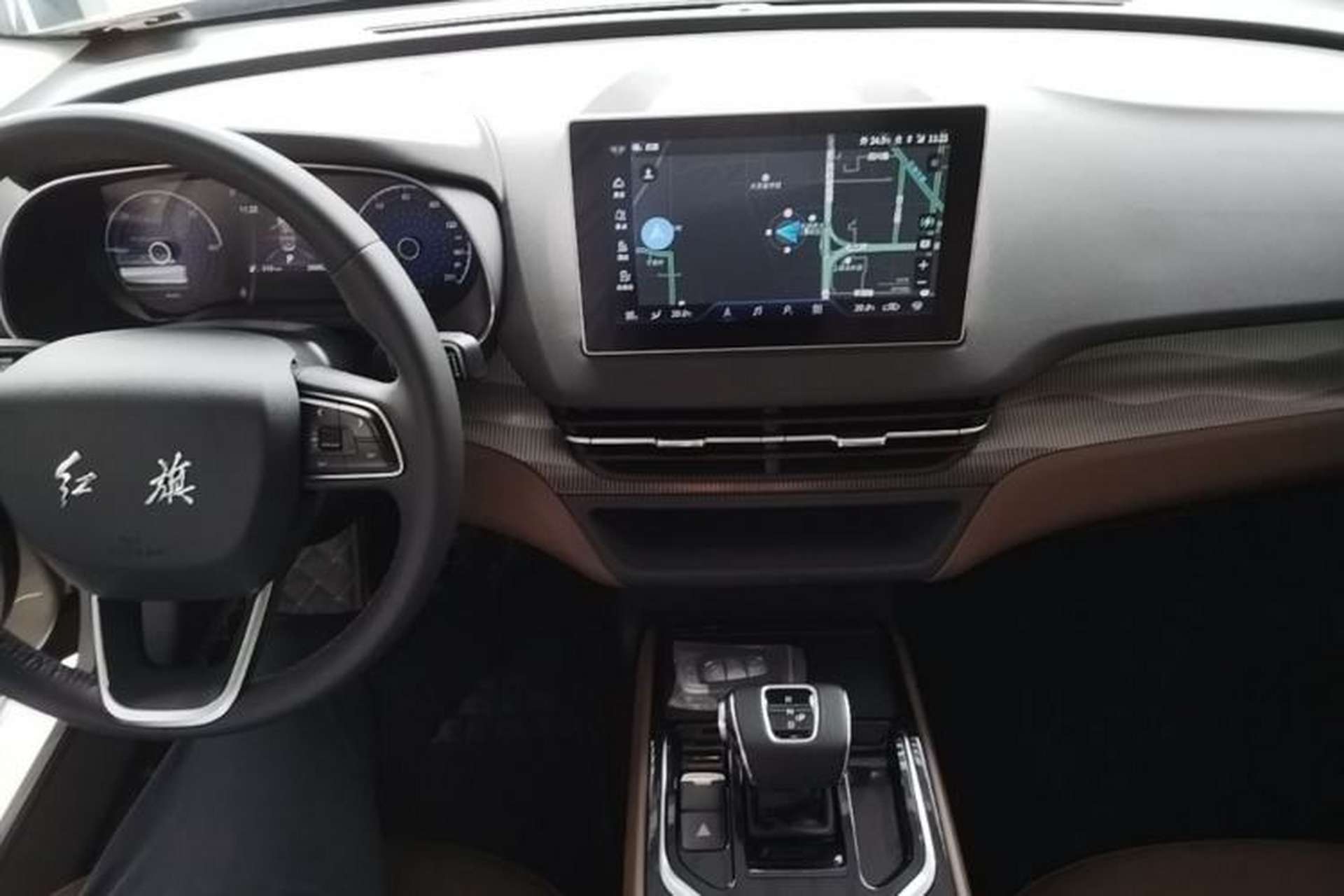Used Hongqi E-QM5 2022 431 km Charge & Enjoy Edition Center Console