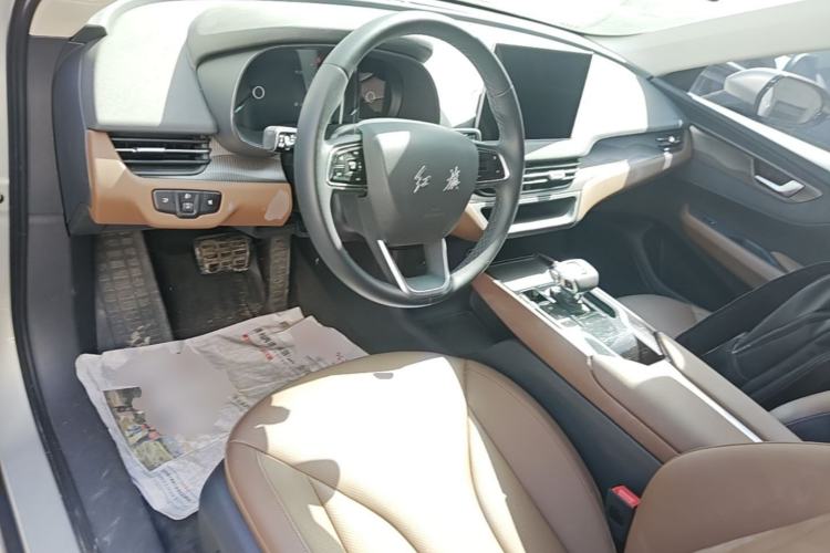 Used Hongqi E-QM5 2022 431 km Charge & Enjoy Edition Center Console