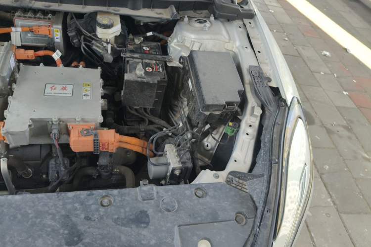 Used Hongqi E-QM5 2022 431 km Charge & Enjoy Edition Engine Bay Left
