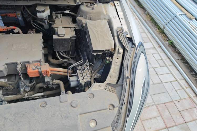 Used Hongqi E-QM5 2022 431 km Charge & Enjoy Edition Engine Bay Left