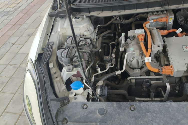 Used Hongqi E-QM5 2022 431 km Charge & Enjoy Edition Engine Bay Right