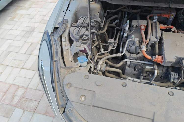 Used Hongqi E-QM5 2022 431 km Charge & Enjoy Edition Engine Bay Right