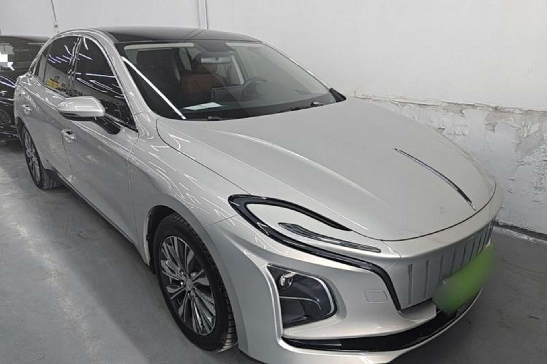 Used Hongqi E-QM5 2022 431 km Charge & Enjoy Edition Exterior 1
