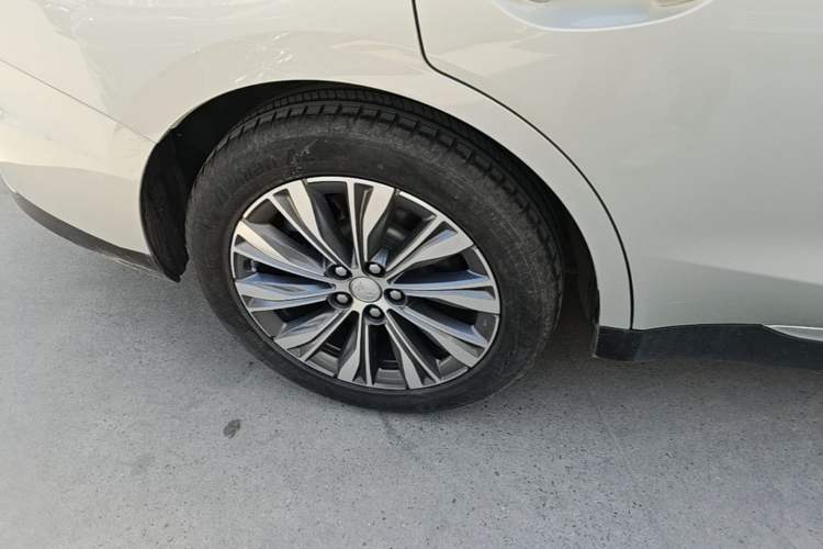 Used Hongqi E-QM5 2022 431 km Charge & Enjoy Edition Exterior 5