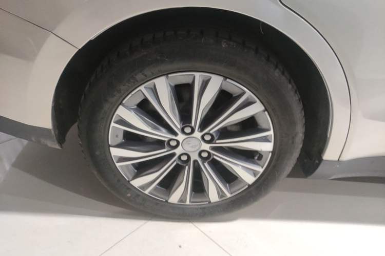 Used Hongqi E-QM5 2022 431 km Charge & Enjoy Edition Exterior 5