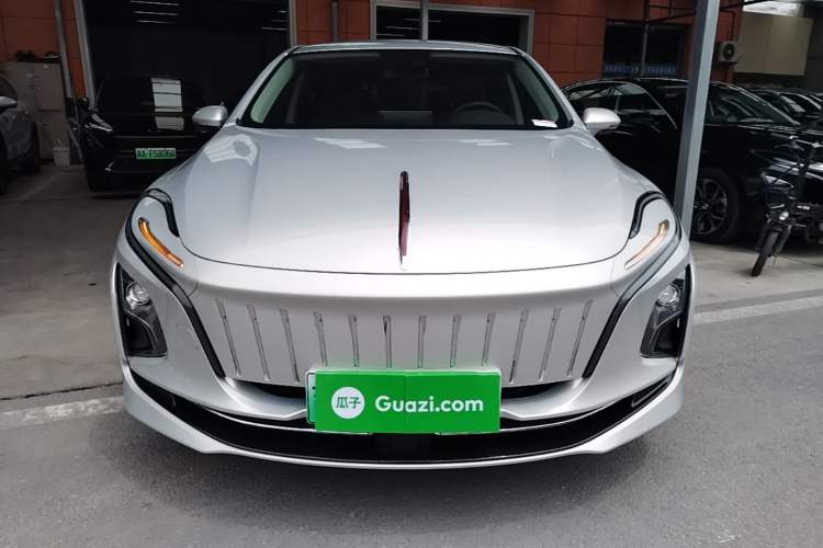 Used Hongqi E-QM5 2022 431 km Charge & Enjoy Edition Front