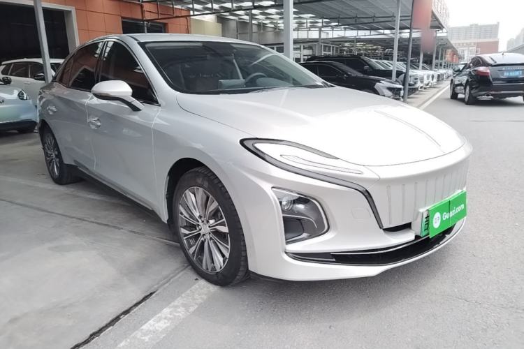 Used Hongqi E-QM5 2022 431 km Charge & Enjoy Edition Front Right 45 Deg