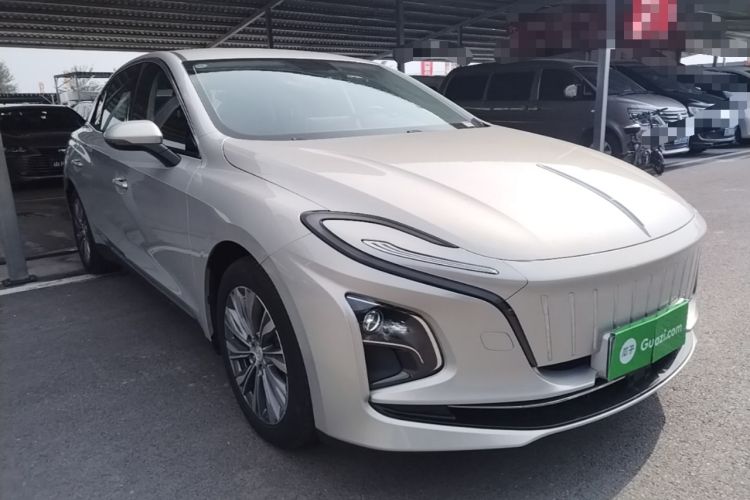Used Hongqi E-QM5 2022 431 km Charge & Enjoy Edition Front Right 45 Deg