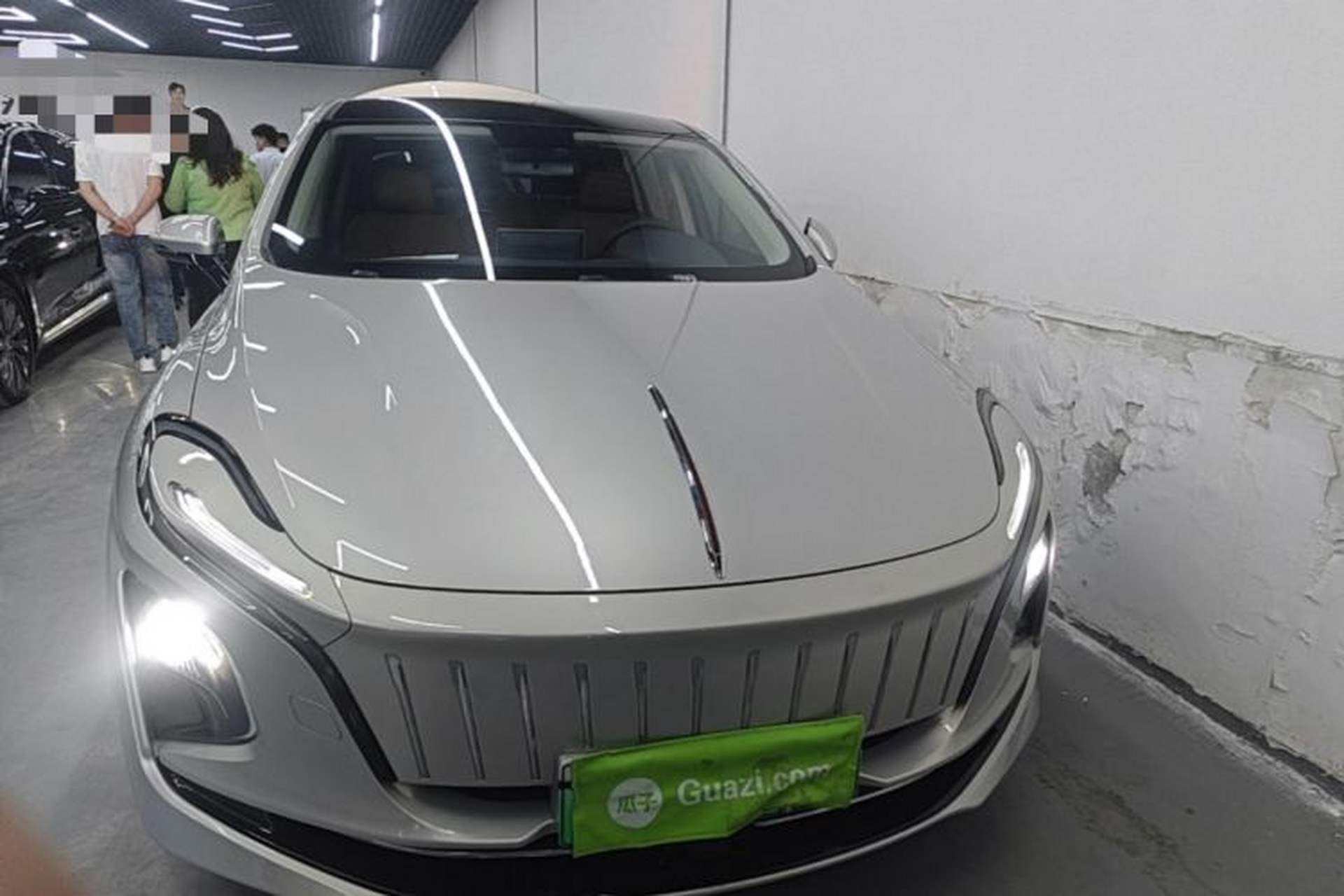 Used Hongqi E-QM5 2022 431 km Charge & Enjoy Edition Front