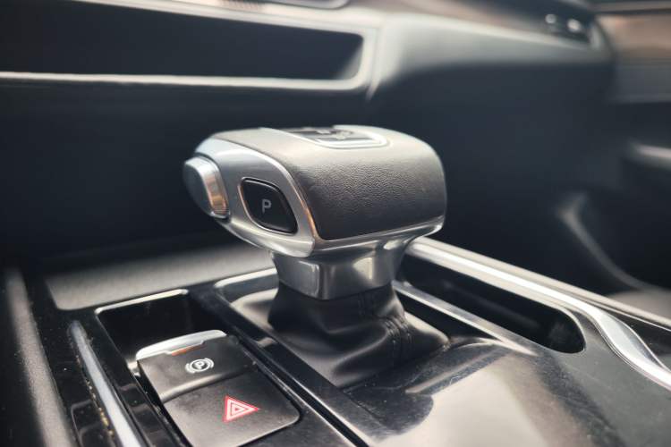 Used Hongqi E-QM5 2022 431 km Charge & Enjoy Edition Gear Lever