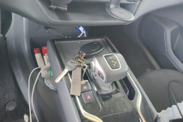 Used Hongqi E-QM5 2022 431 km Charge & Enjoy Edition Gear Lever