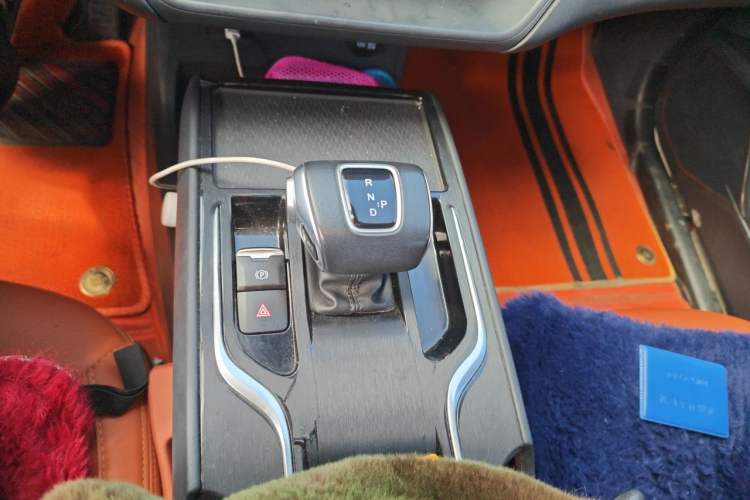 Used Hongqi E-QM5 2022 431 km Charge & Enjoy Edition Gear Lever