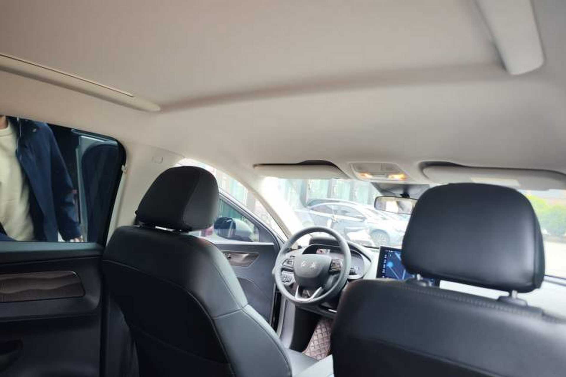 Used Hongqi E-QM5 2022 431 km Charge & Enjoy Edition Headliner