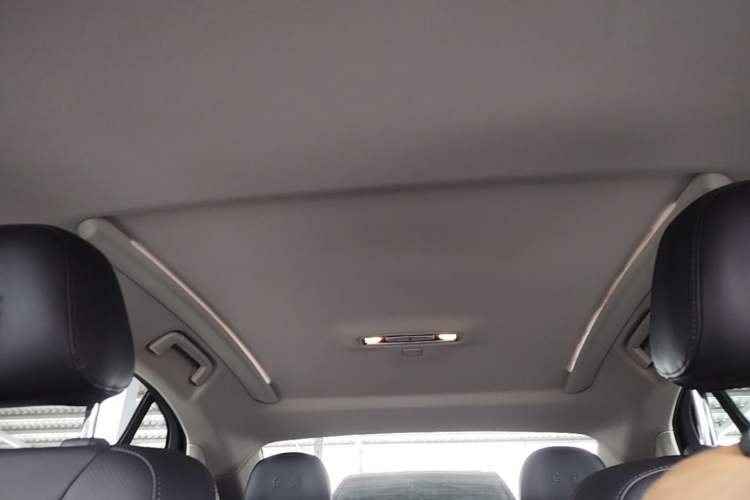 Used Hongqi E-QM5 2022 431 km Charge & Enjoy Edition Headliner