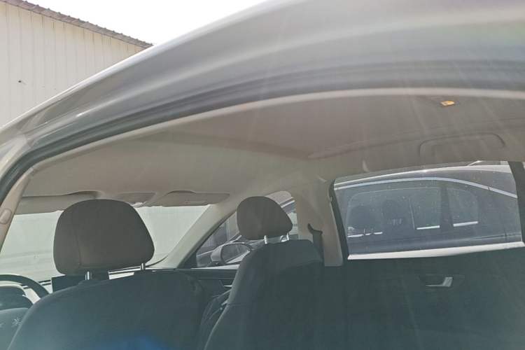 Used Hongqi E-QM5 2022 431 km Charge & Enjoy Edition Headliner