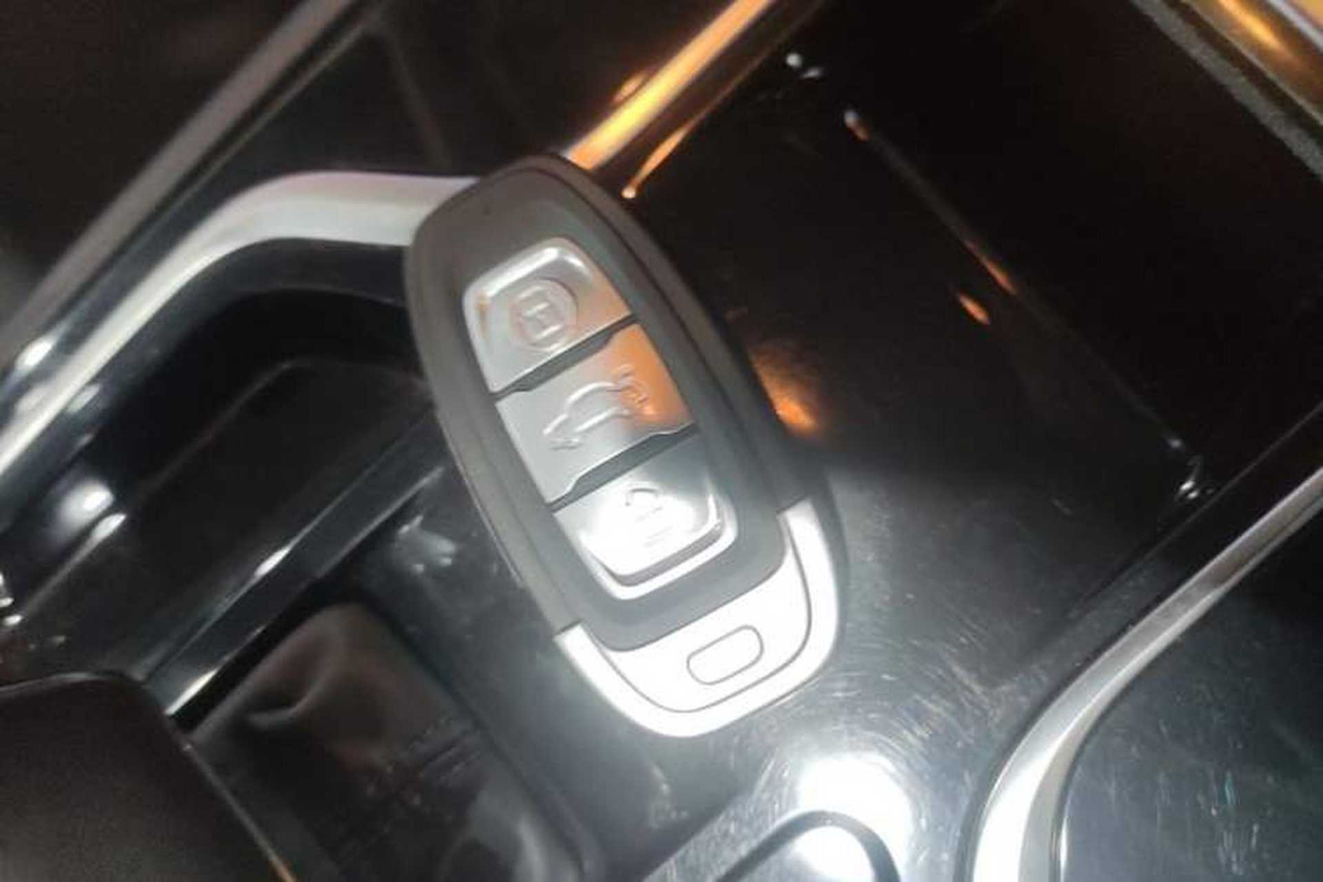 Used Hongqi E-QM5 2022 431 km Charge & Enjoy Edition Interior 1