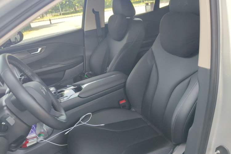 Used Hongqi E-QM5 2022 431 km Charge & Enjoy Edition Left Front Seat