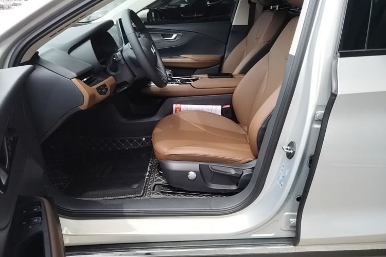 Used Hongqi E-QM5 2022 431 km Charge & Enjoy Edition Left Front Seat