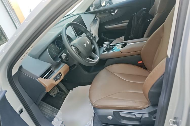 Used Hongqi E-QM5 2022 431 km Charge & Enjoy Edition Left Front Seat