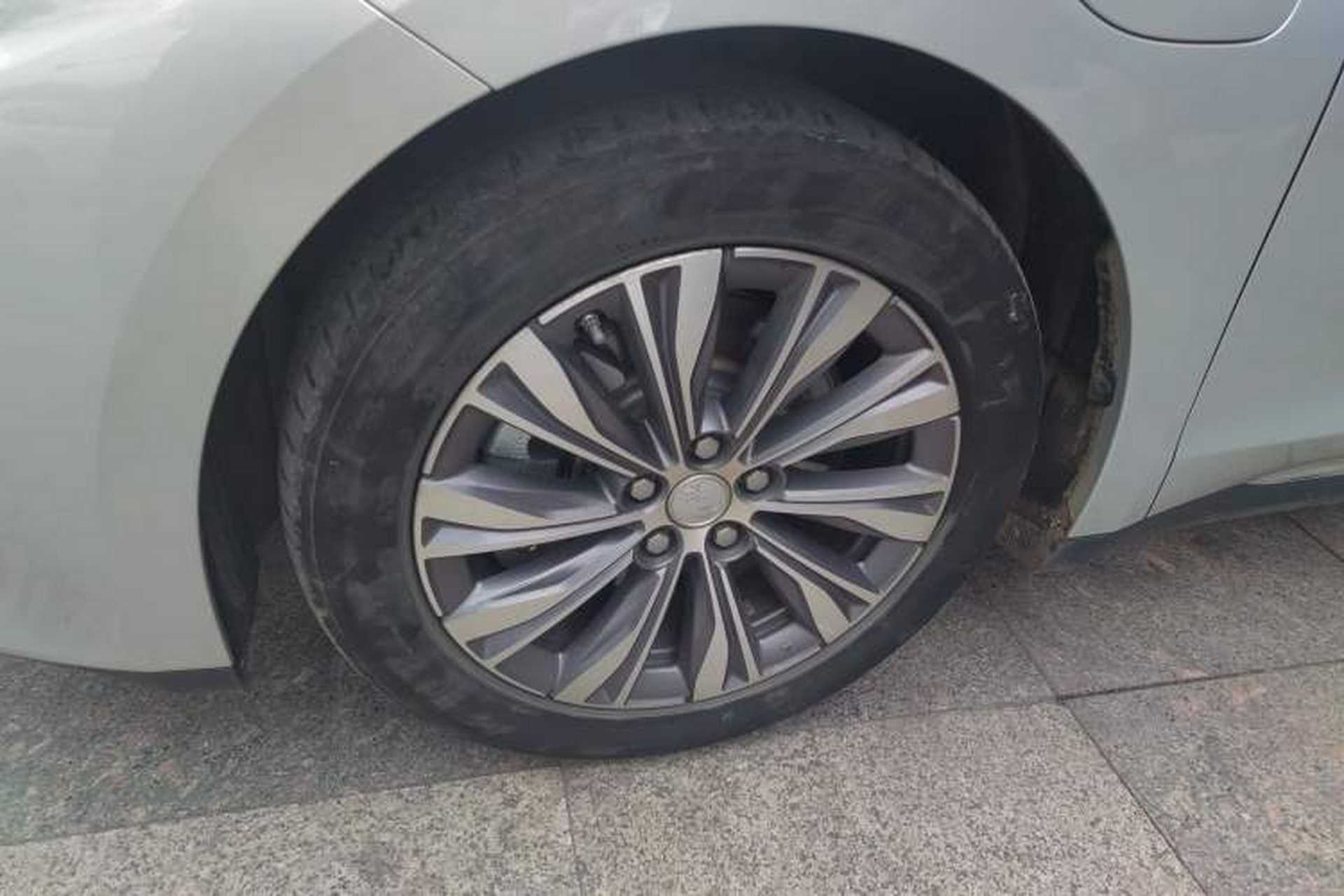 Used Hongqi E-QM5 2022 431 km Charge & Enjoy Edition Left Front Wheel Hub