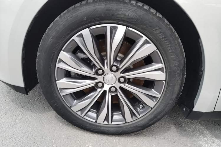 Used Hongqi E-QM5 2022 431 km Charge & Enjoy Edition Left Front Wheel Hub