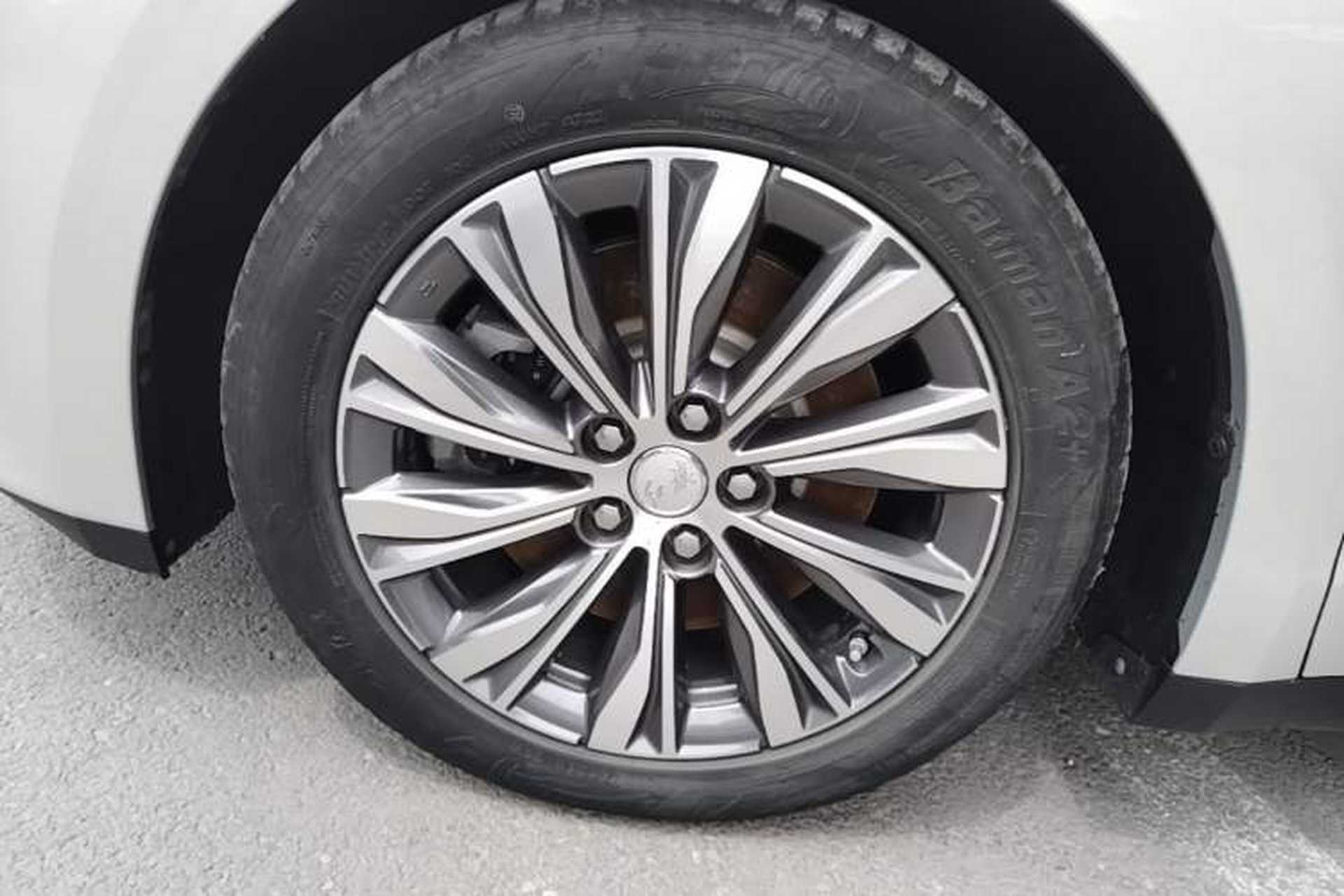 Used Hongqi E-QM5 2022 431 km Charge & Enjoy Edition Left Front Wheel Hub