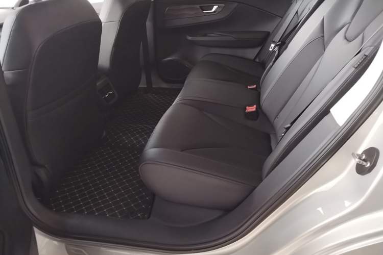 Used Hongqi E-QM5 2022 431 km Charge & Enjoy Edition Left Rear Seat
