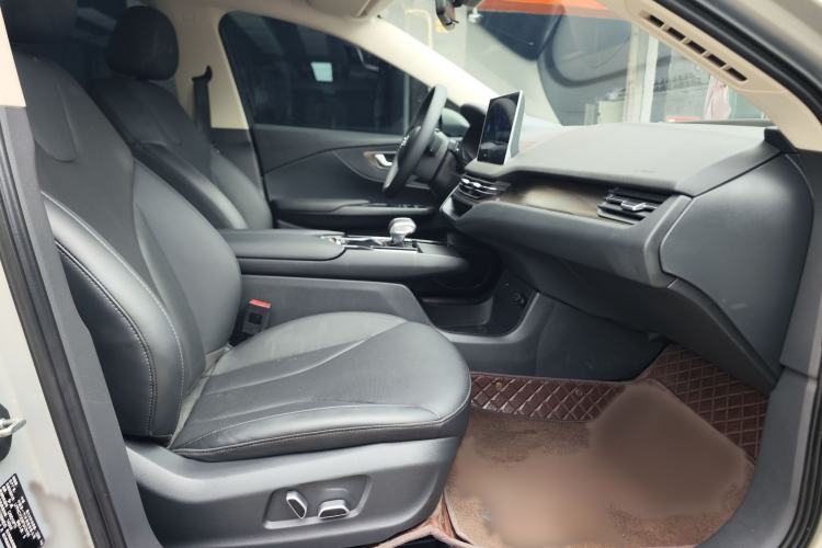 Used Hongqi E-QM5 2022 431 km Charge & Enjoy Edition Right Front Seat