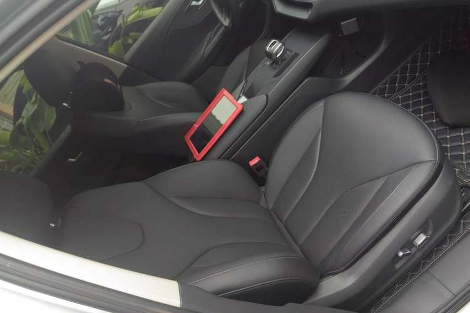 Used Hongqi E-QM5 2022 431 km Charge & Enjoy Edition Right Front Seat