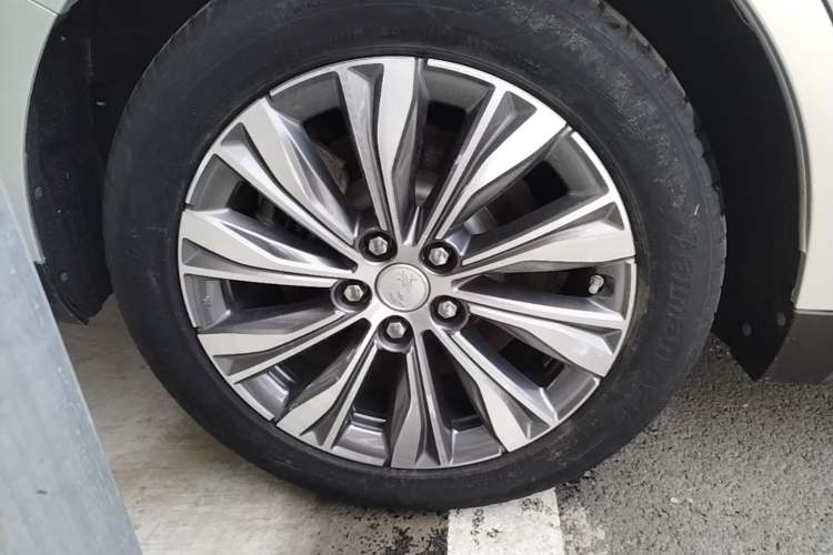 Used Hongqi E-QM5 2022 431 km Charge & Enjoy Edition Right Rear Wheel Hub